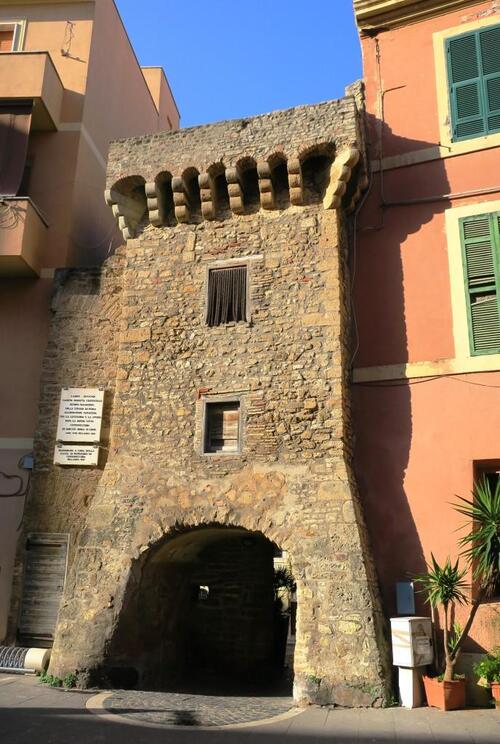 La tour médiévale à Civitavecchia