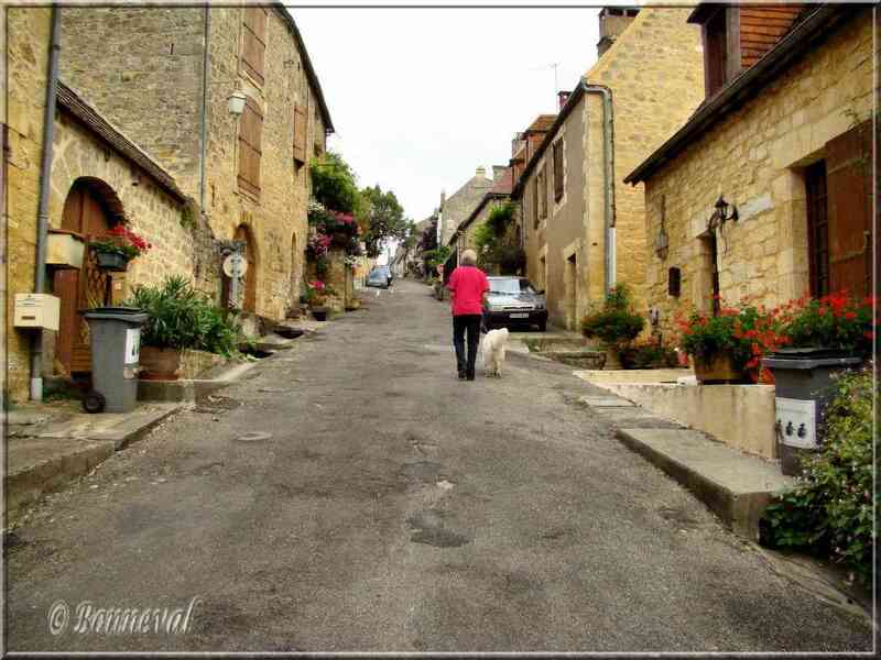 Domme Dordogne rue principale