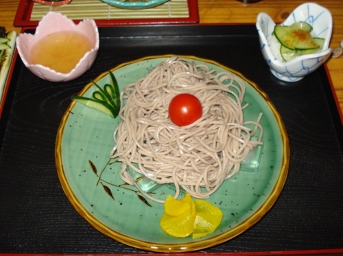 ZARU SŌBA - Nouilles de sarrasin froides à tremper dans une sauce