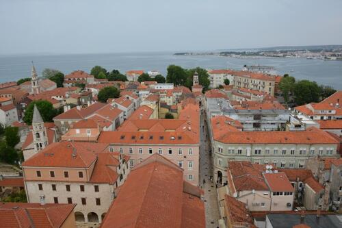 Vue depuis le clocher de la cathédrale à Zadar