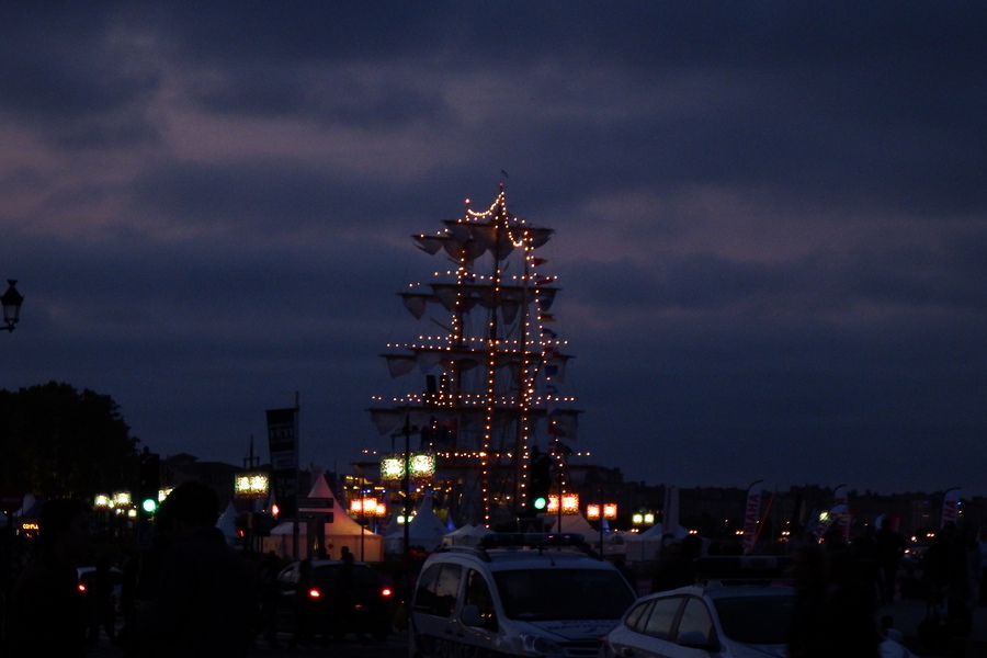 Le soir de la fête du fleuve à Bordeaux