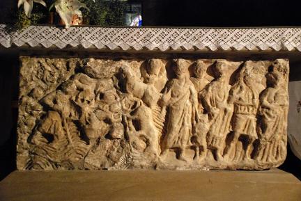 Moustiers Sainte Marie : L'église Notre-Dame de l'Assomption