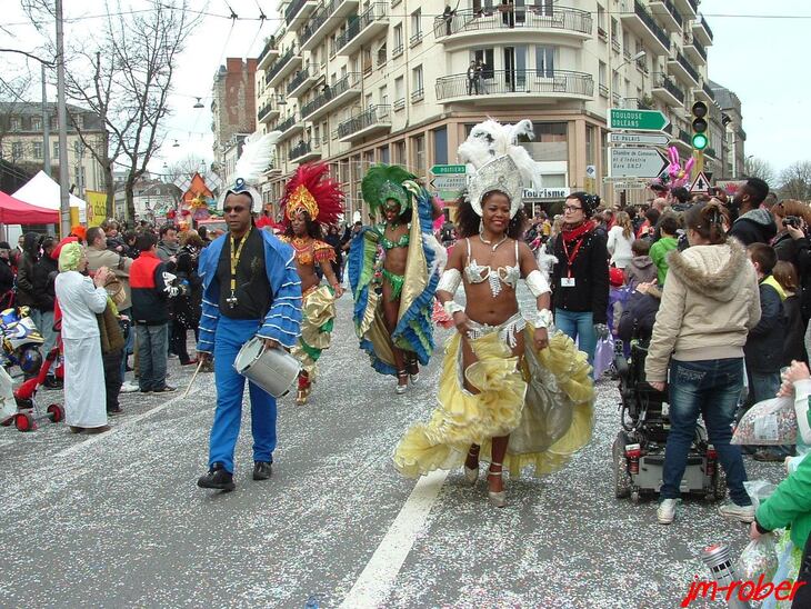 Carnaval de Limoges 2014 (2) : Suite du  "Voyage - voyage" dans les rues de la ville