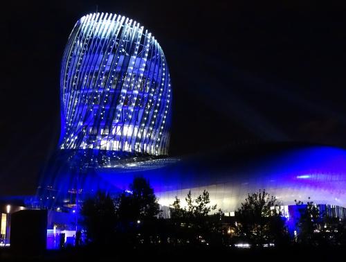 La Cité du Vin dans ses habits de lumière...