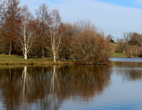 Baraqueville : les reflets du lac