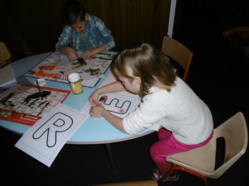 Les lettres du mot "périscolaire" 