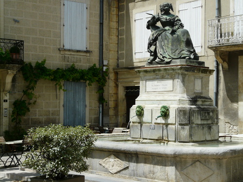 Ville de Grignan en drôme provençale