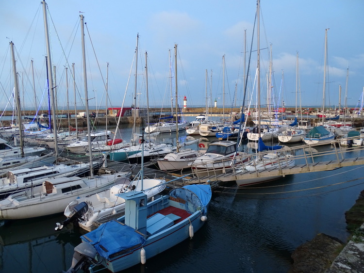 Escapade de Noël à Groix :Port Tudy le soir du 25 décembre