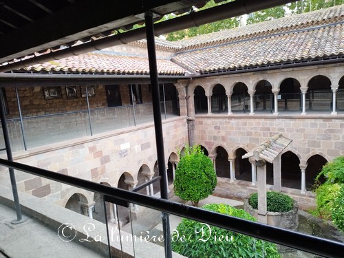 Fréjus, le cloître de la cathédrale saint Léonce