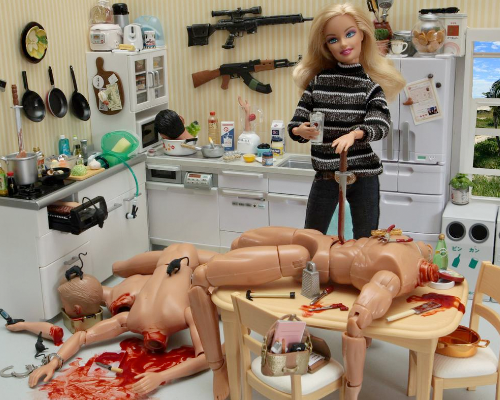 Découvrez la vie sordide de Barbie!