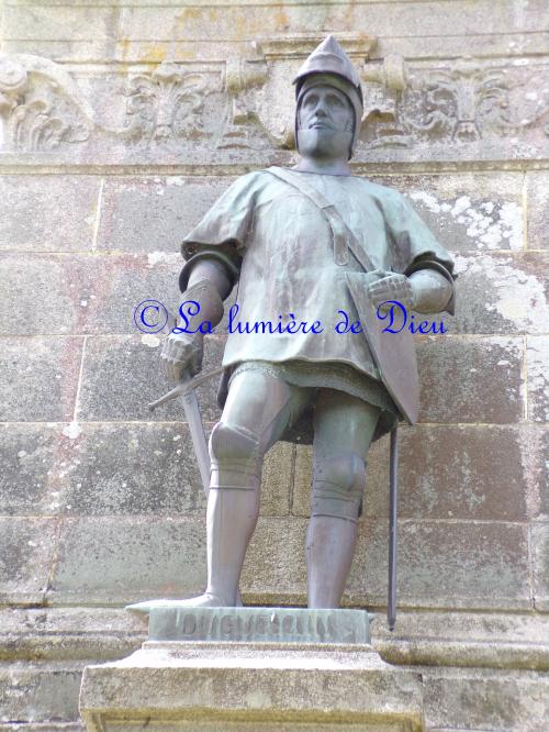 Sainte-Anne d'Auray, le monument du comte de Chambord