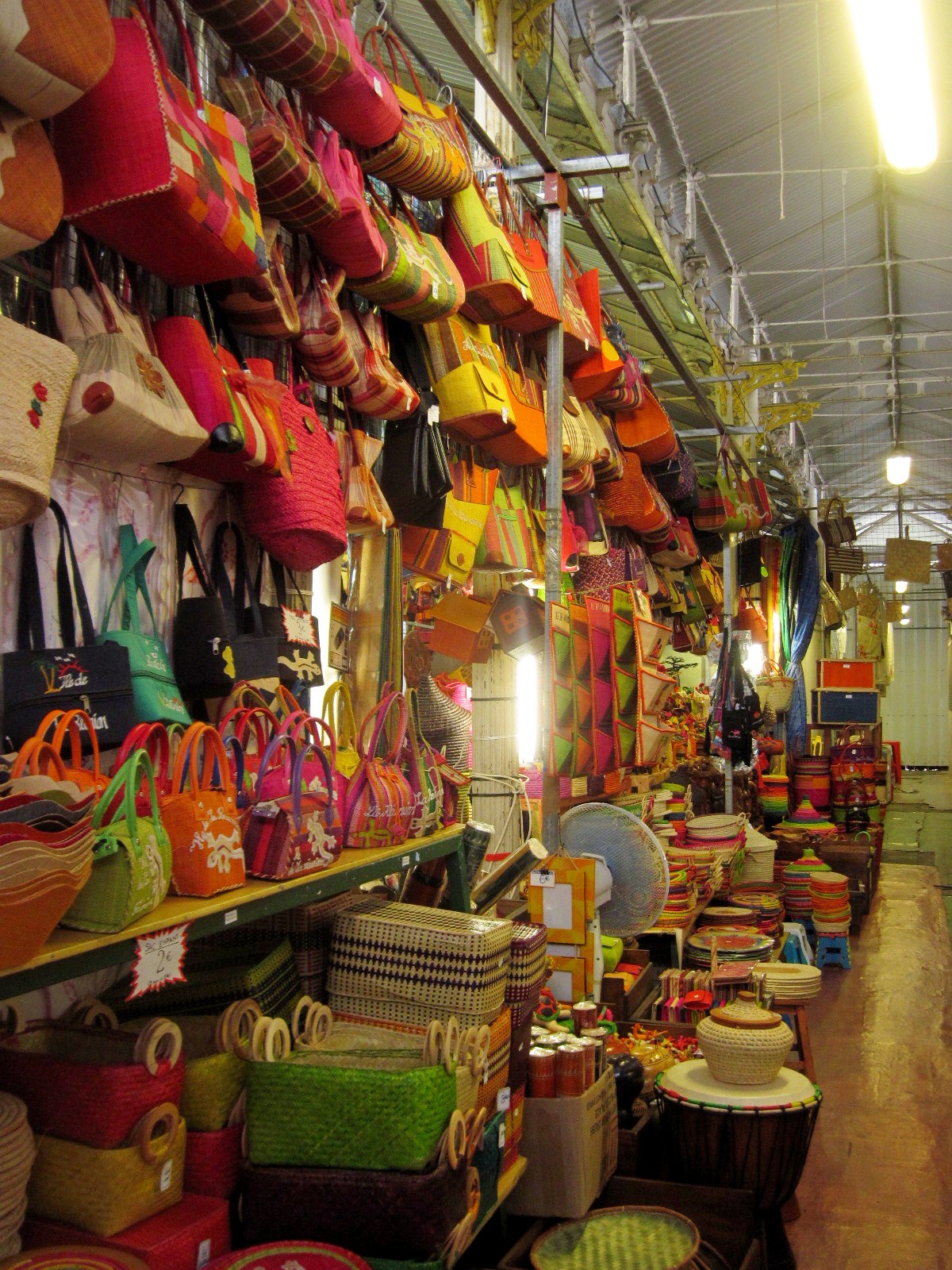 Le grand marché à Saint Denis - Découvertes en famille à la Réunion et  ailleurs