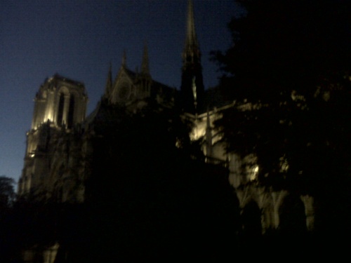 NOTRE-DAME DE PARIS .