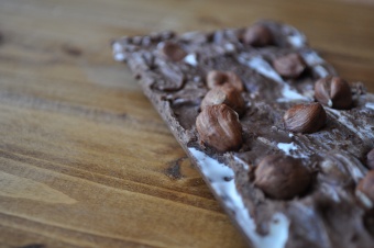 Tablette de chocolat au lait au nougat tendre et noisette