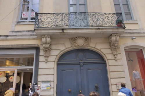 Promenade dans le Vieux Nîmes.