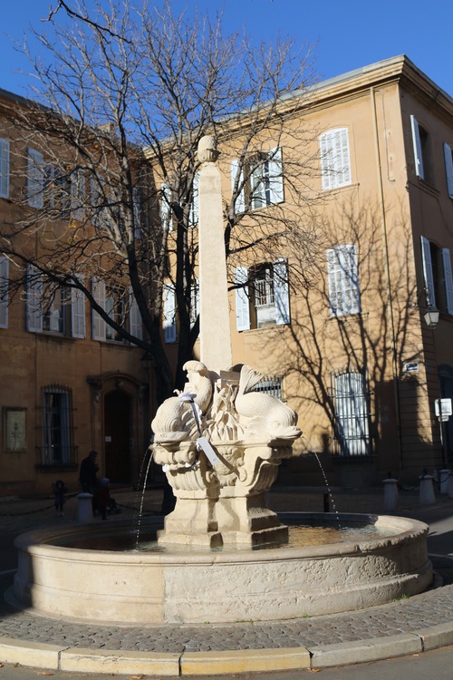 fontaine des 4 dauphins