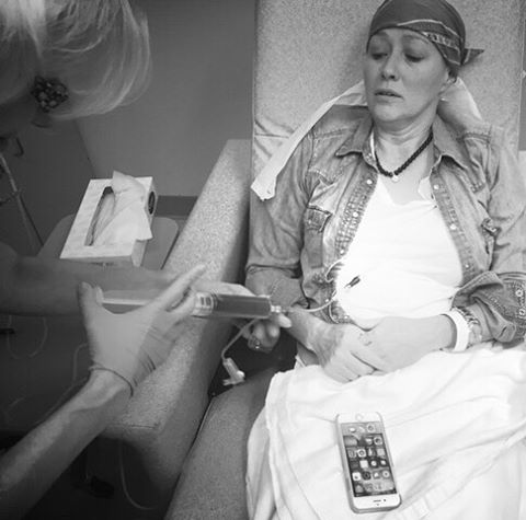 Shan­nen Doherty partage son éprou­vante séance de chimio­thé­ra­pie