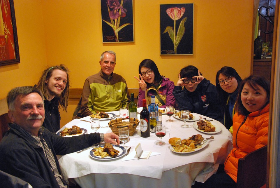  J31 - Diner à Los Arcos - Philippe, Jakob, Laura, Jane, Cine et Gloria