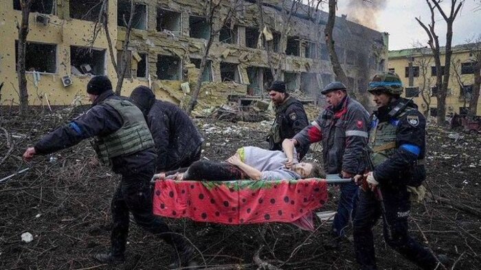 La femme enceinte évacuée de la maternité bombardée de Marioupol est morte, son bébé aussi