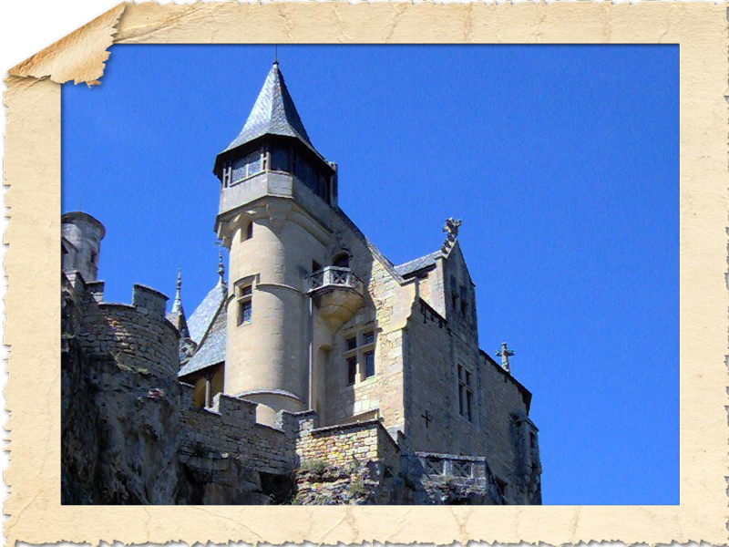 24200 Vitrtac Chateau de Montfort