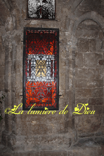 Moustiers Sainte Marie : L'église Notre-Dame de l'Assomption