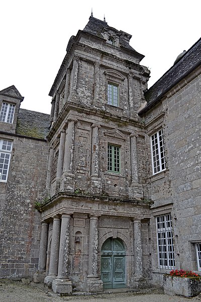 Domaine du château de Maillé à Plounévez-Lochrist - PA00090263 - Monumentum