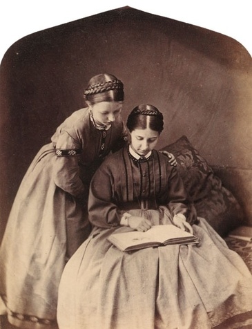 Femmes lisant- photographies