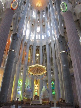   La cathédrale inachevée de Barcelone