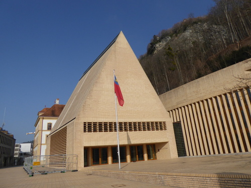 Château de Gutenberg et église à Balzers / Vaduz la mairie / Liechtenstein fev 2017