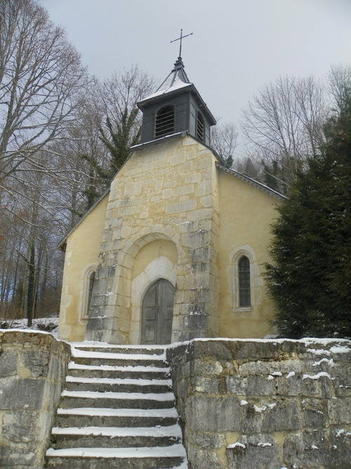 La chapelle Saint Pierre à Lompnès