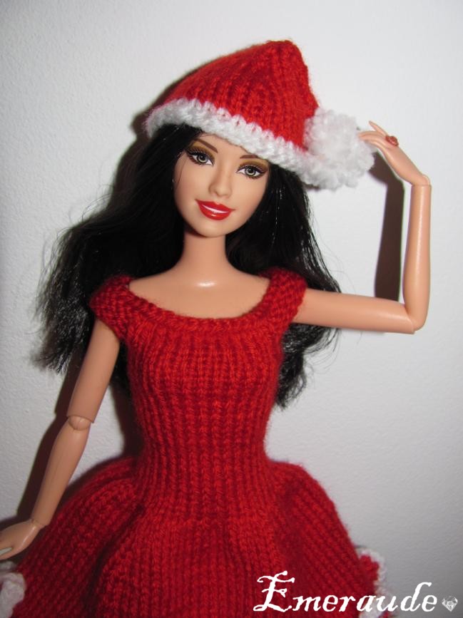 Tricot: Noël n°1, robe et bonnet pour Barbie - Les passions d'Emeraude