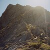 Petit passage d'escalade facile sur la crête de Peyrelue