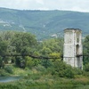 Vieux pont suspendu au dessus du Rhône