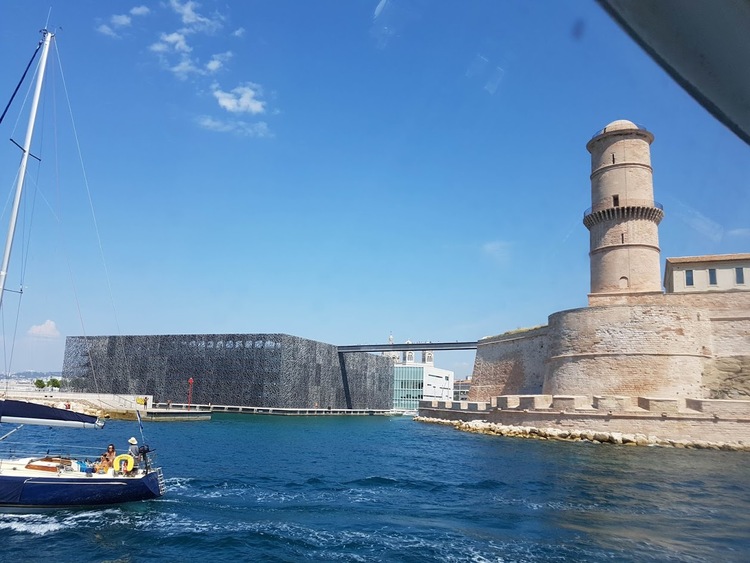 MARSEILLE-Mamiekéké et Cricri d'amour en mini-croisière 2 . 