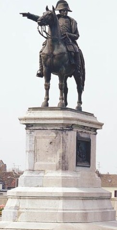 Pajol-bataille montereau-campagne de france-napoléon-montereau-statue napoléon-atatue équestre