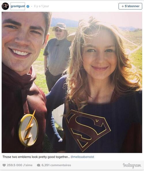 Grant Gustin et Melissa Benoist prennent la pose sur le tournage de l'épisode crossoverde The Flash et Supergirl