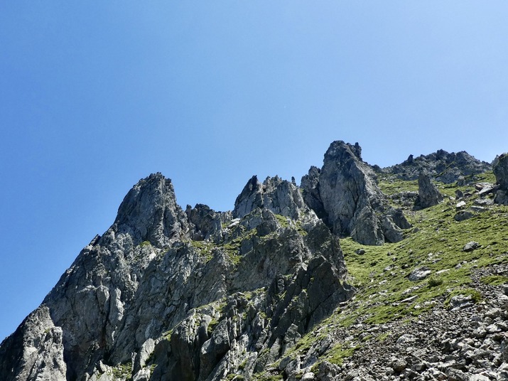 Peut être une image de montagne