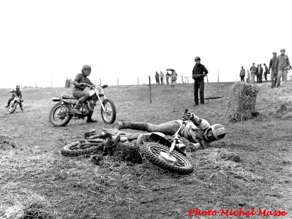 Un championnat de moto-cross à Montliot...il y a longtemps !