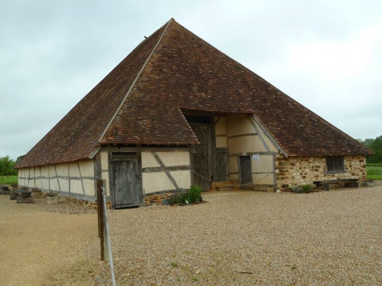 Grange Pyramidale Vailly sur Sauldre