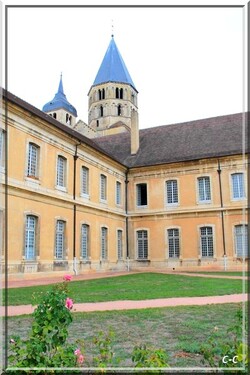 888 - Cluny et son Abbaye !