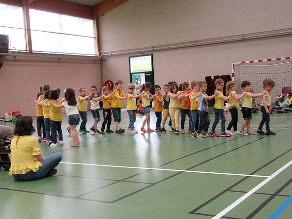 Quatre classes de maternelle  du Pays Châtillonnais ont chanté les Zanimos....