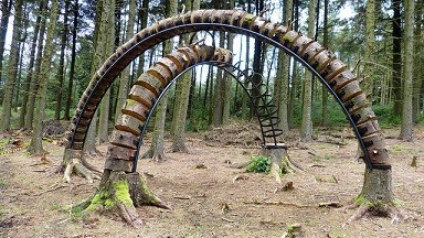 pendle-sculpture-trail-reconnected-trees-tree-sculpture-2.jpg