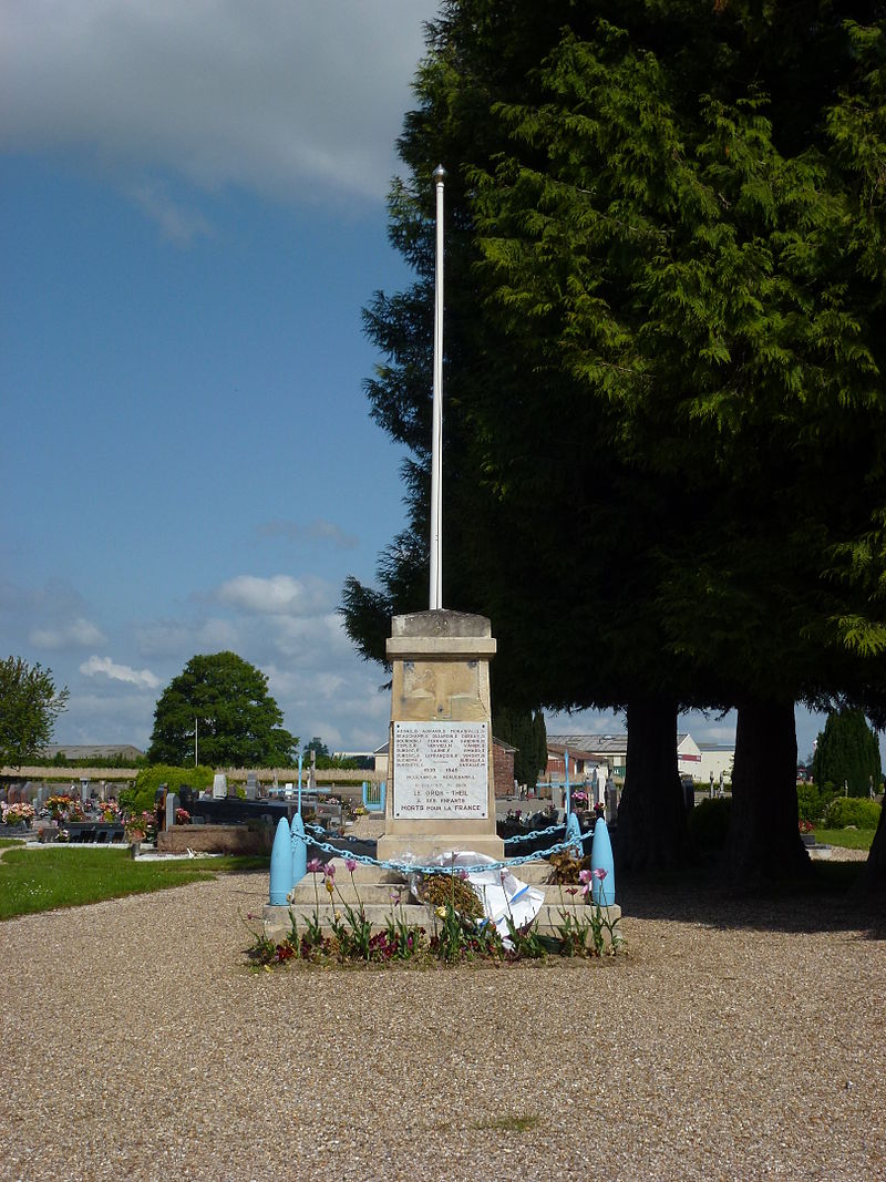 Le Gros-Theil (Eure, Fr) monument aux morts.JPG