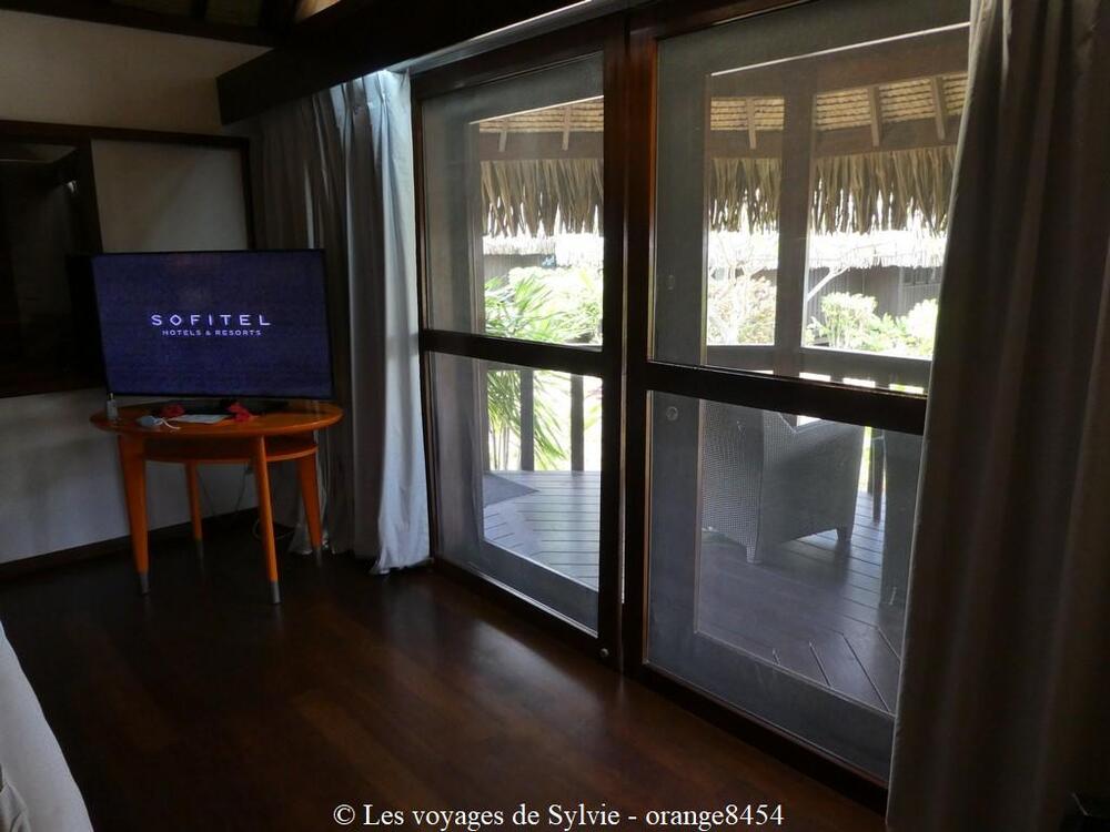 ILE DE MOOREA - POLYNESIE - Intérieur du bungalow suite