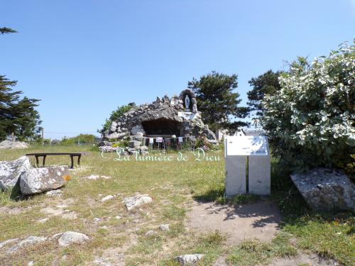 Belz, la grotte de Lourdes de Port Niscop