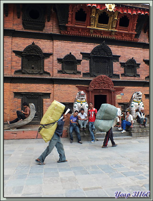 Blog de images-du-pays-des-ours : Images du Pays des Ours (et d'ailleurs ...), Kumari-ghar (Palais de la Kumari) - Durbar Square - Katmandou - Népal