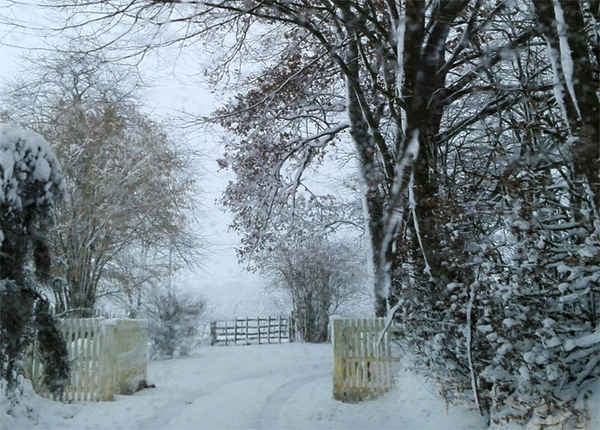 Clichés du village entre neige et dégel