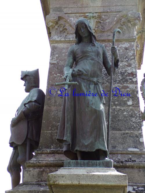 Sainte-Anne d'Auray, le monument du comte de Chambord