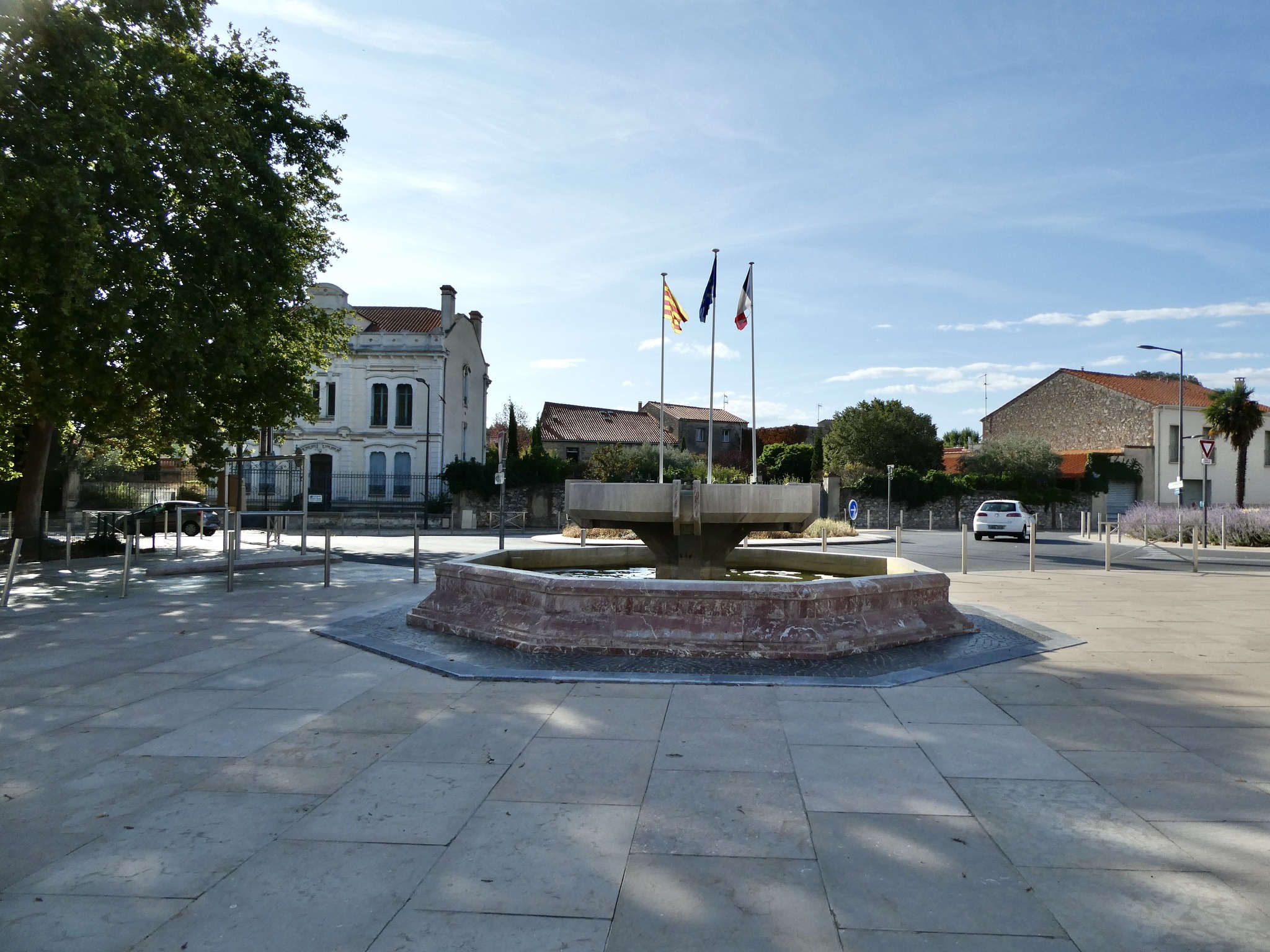 Peut être une image de monument