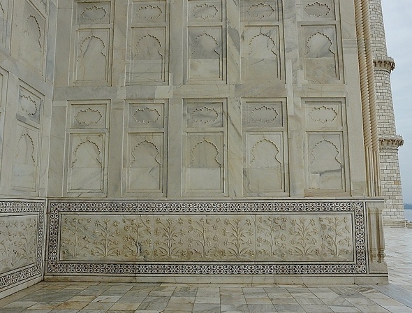 Taj Mahal; des décors taillés dans le marbre;